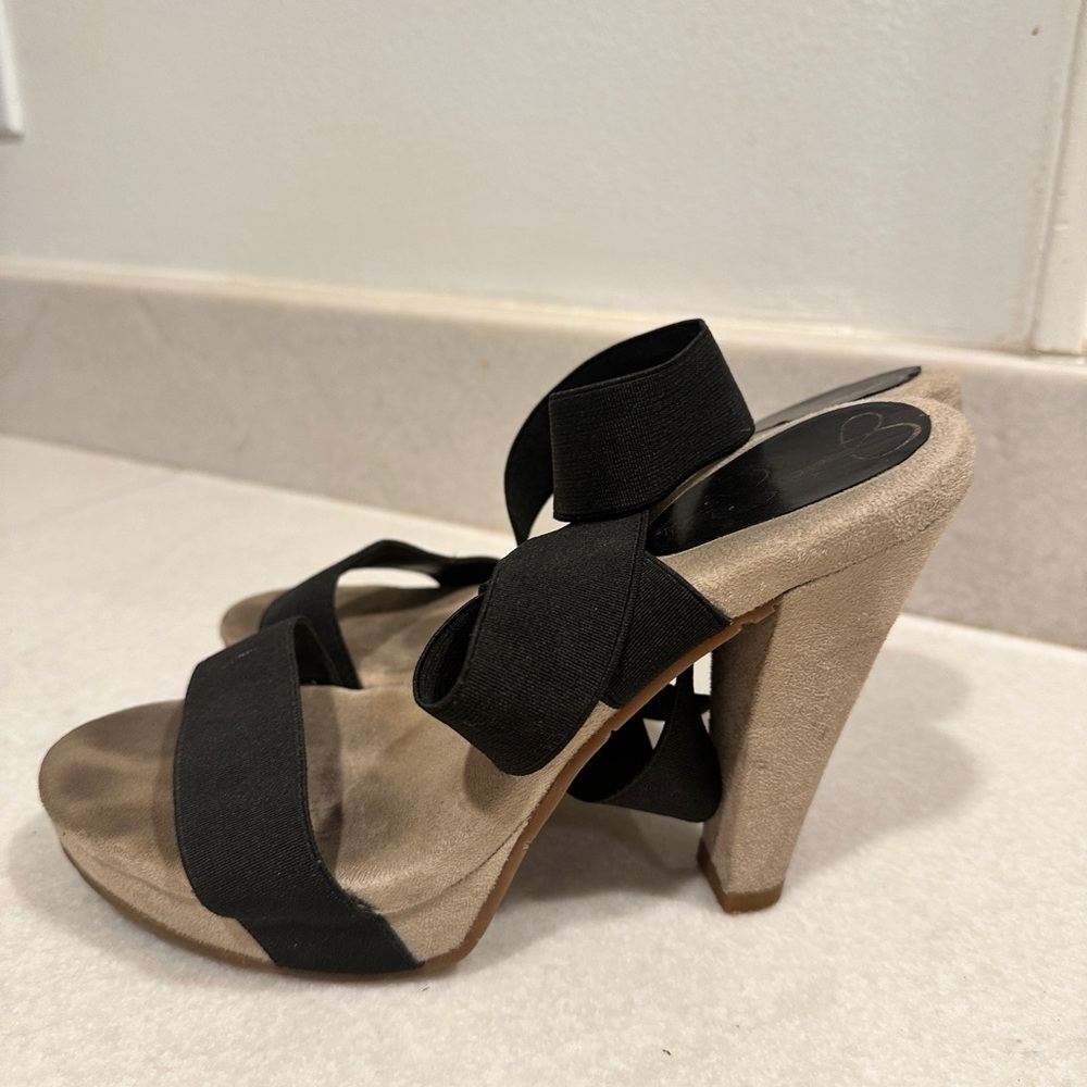 Jessica Simpson comfy strappy heel